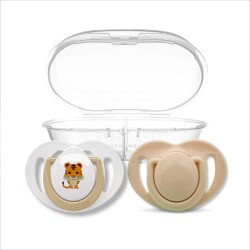 Kieferorthopädisches Schnuller-Set 6 Monate+ Ecru & Kappe | Zweier-Set, Silikon, mit Gaumenstütze | Sterilisations- & Aufbewahrungsbox inklusive 
